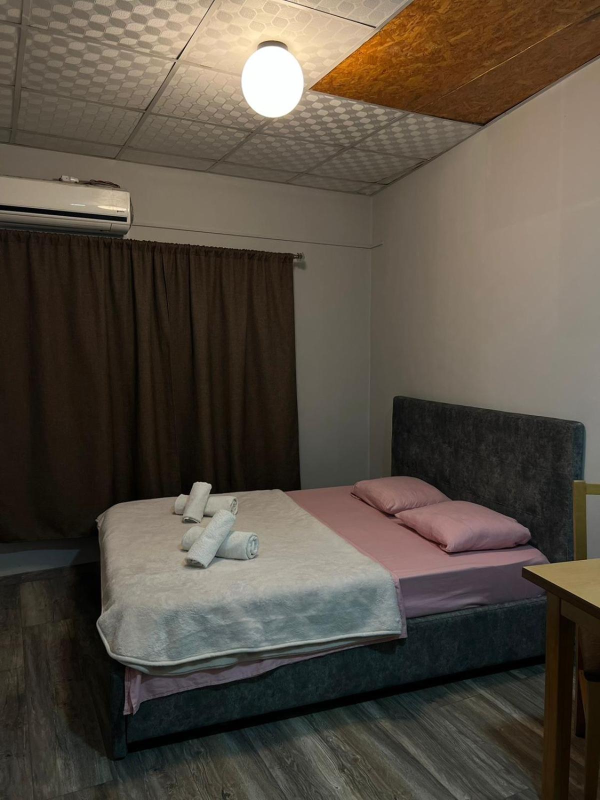 The Rooftop Hostel Shkodër Cameră foto